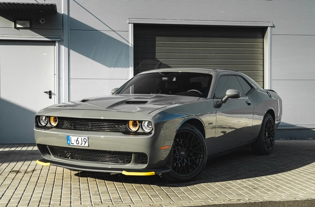 Dodge Challenger cena 126000 przebieg: 130000, rok produkcji 2018 z Chełm małe 781